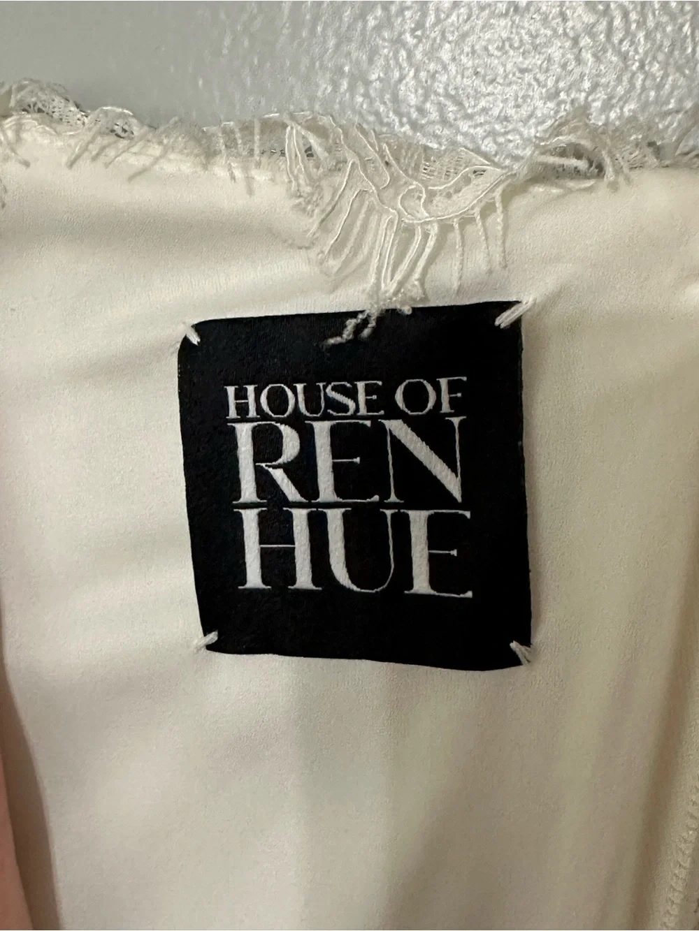 House of Renhue Bruni One-Shoulder Ivory‎ Lace Wedding Gown Drop Waist Size 8